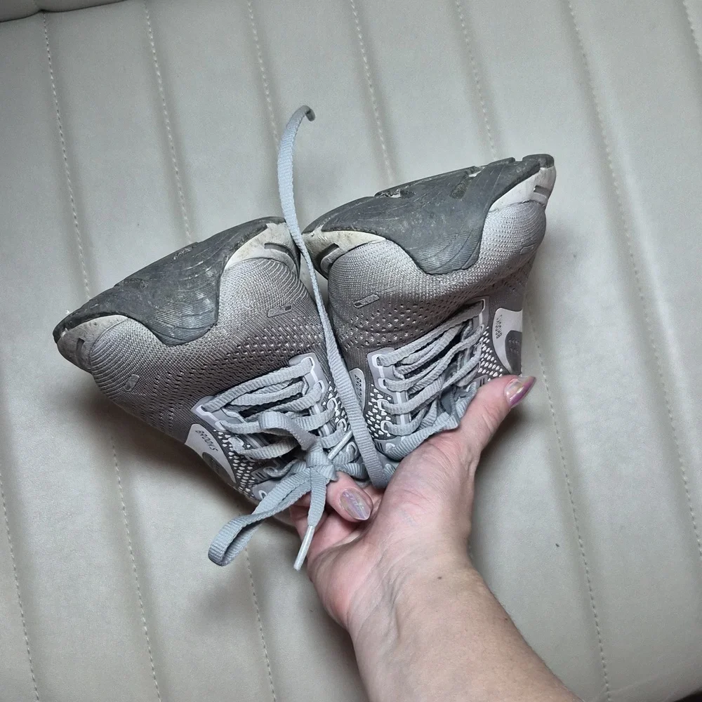 Brooks Ghost Sneakers Size 8 Women's Light Gray Mesh Running Shoes